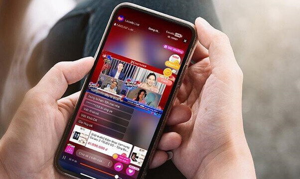 Shoppertainment cung cấp không chỉ nội dung bán hàng và nội dung giải trí. Tại đây người mua còn có thể tương tác với người bán và những người mua khác.